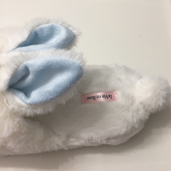 La Vie en Rose Plush Bunny Slippers - Picture 2 of 7
